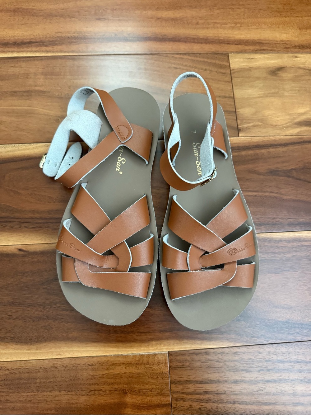 Sun-San Salt Water Brown Leather
Sandals Size 7